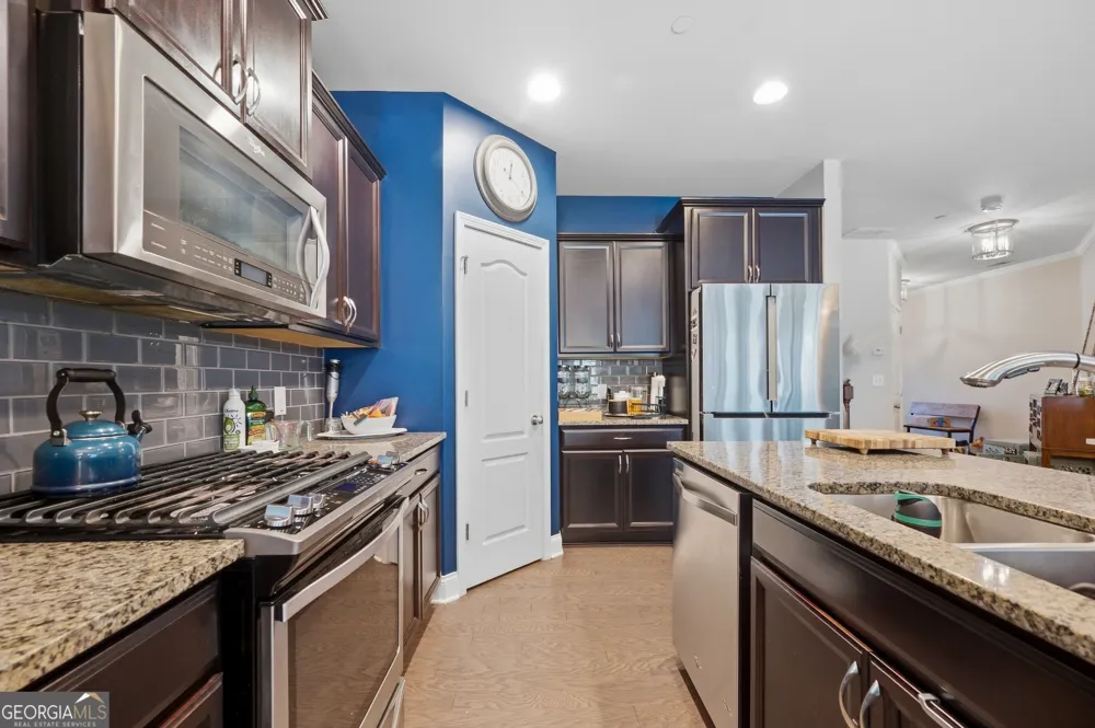 1008 Candela LN Smyrna, GA 30082