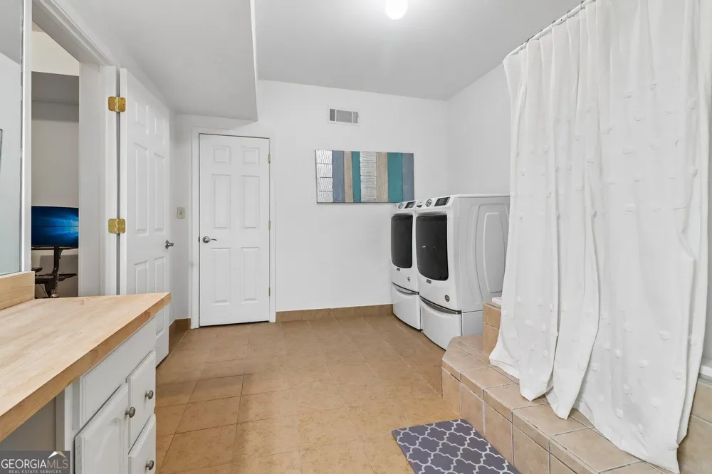 2664 Black Fox WAY Buford, GA 30519
