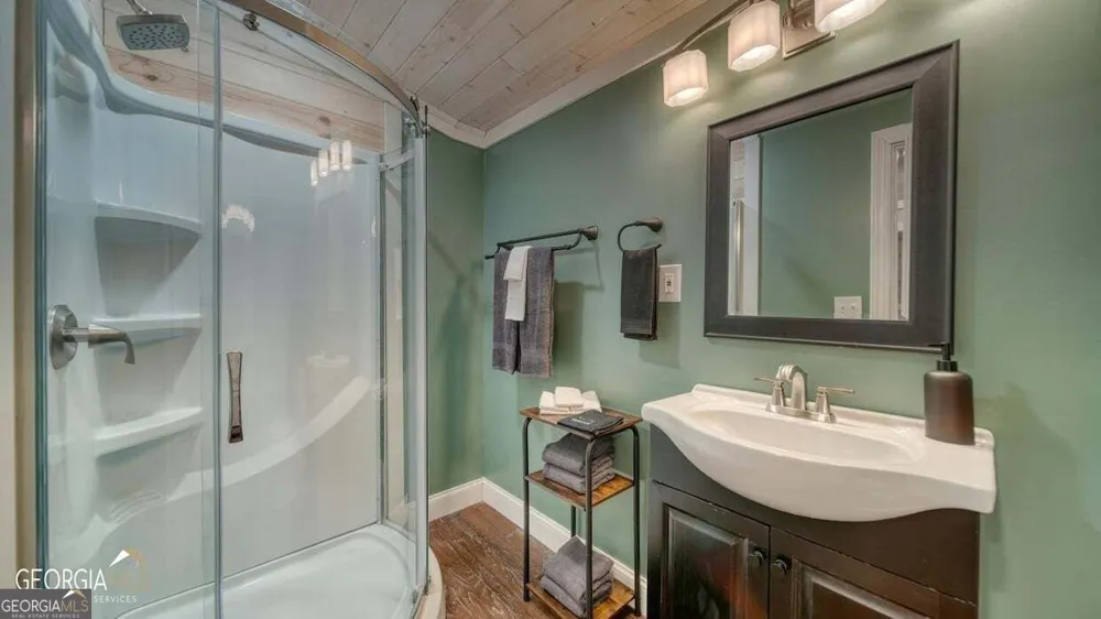 555 Laurel Ridge DR Ellijay, GA 30536