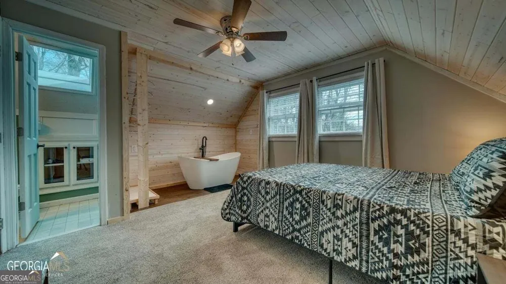 555 Laurel Ridge DR Ellijay, GA 30536