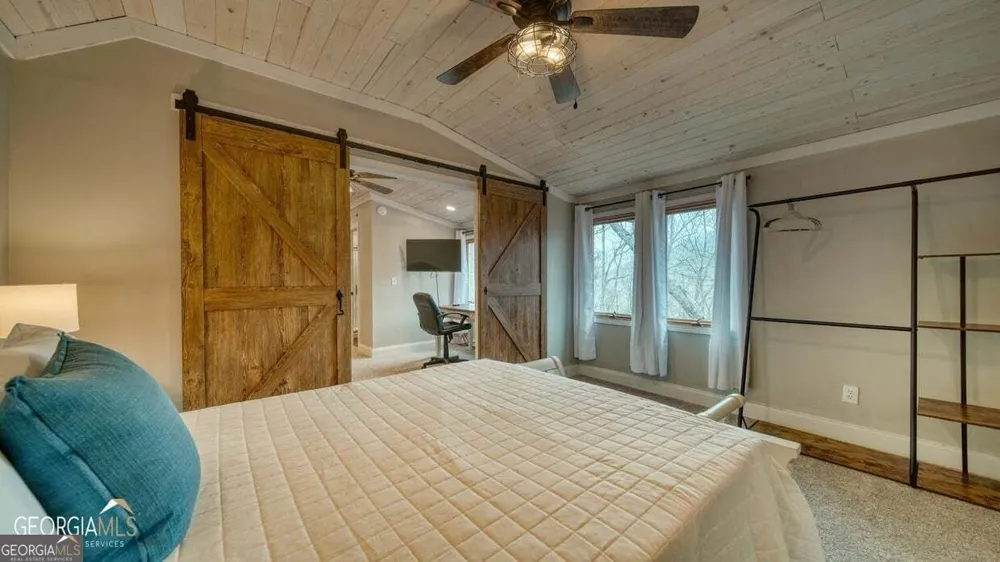 555 Laurel Ridge DR Ellijay, GA 30536