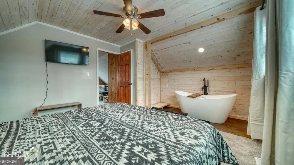 555 Laurel Ridge DR Ellijay, GA 30536