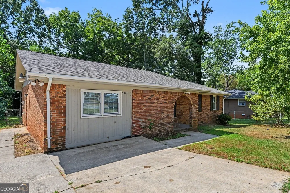 5041 W Mountain ST Stone Mountain, GA 30083