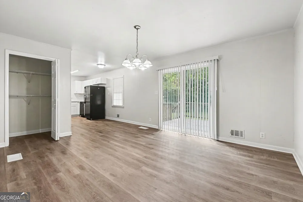 5041 W Mountain ST Stone Mountain, GA 30083