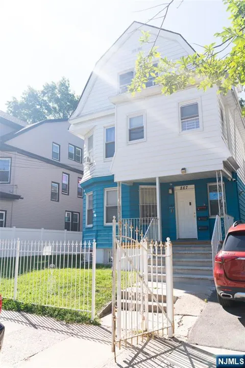 867 S 17th Street 1