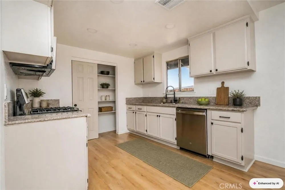 10577 Tecopa Apple Valley, CA 92308