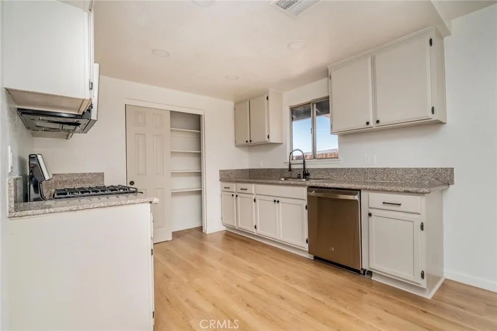 10577 Tecopa Apple Valley, CA 92308