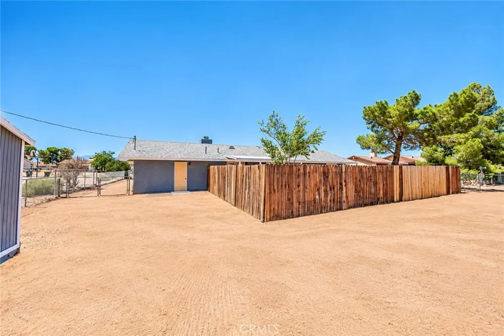 10577 Tecopa Apple Valley, CA 92308