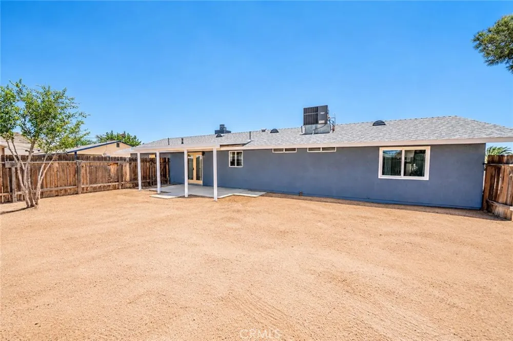 10577 Tecopa Apple Valley, CA 92308