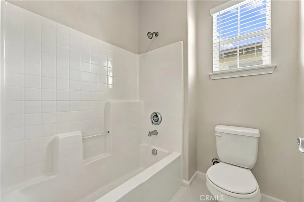212 Summit Vista Lake Forest, CA 92630