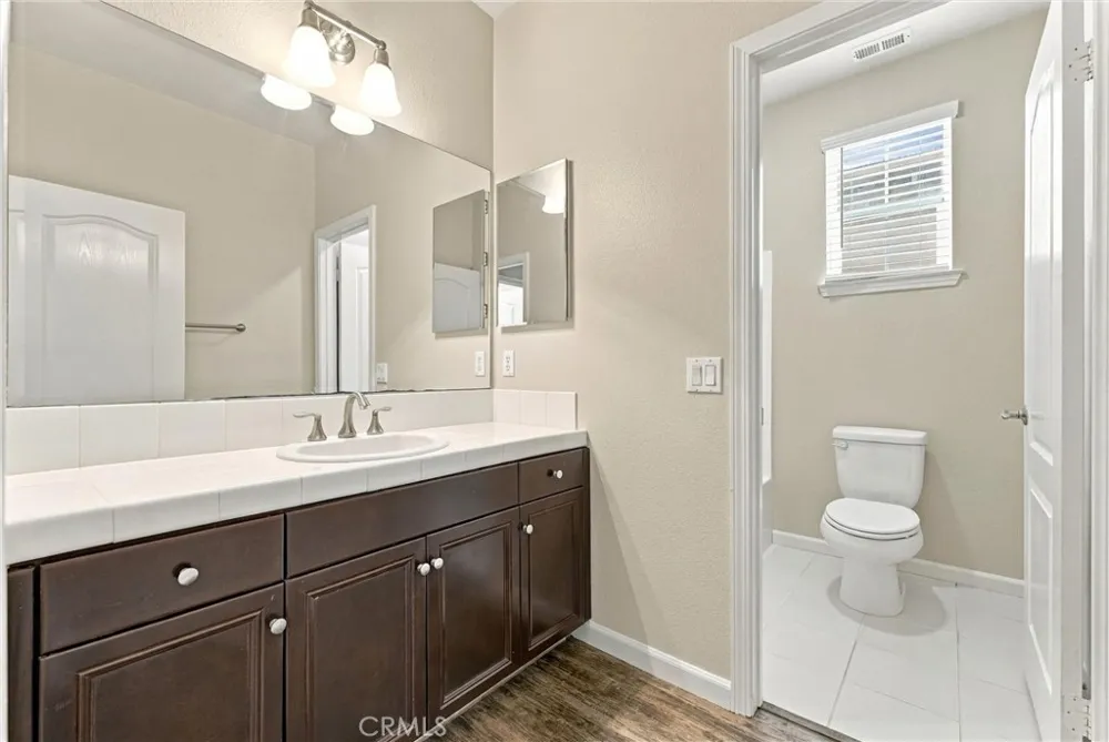 212 Summit Vista Lake Forest, CA 92630
