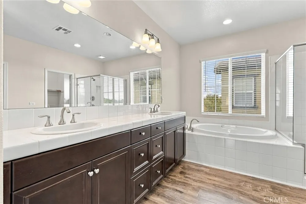 212 Summit Vista Lake Forest, CA 92630