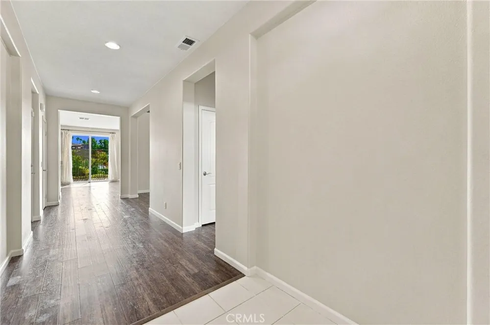 212 Summit Vista Lake Forest, CA 92630