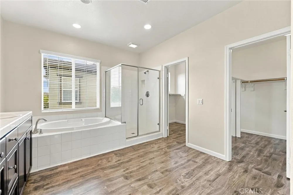 212 Summit Vista Lake Forest, CA 92630