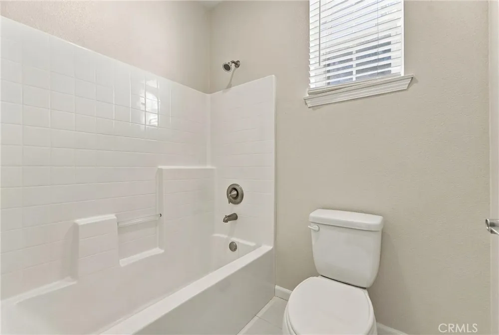 212 Summit Vista Lake Forest, CA 92630