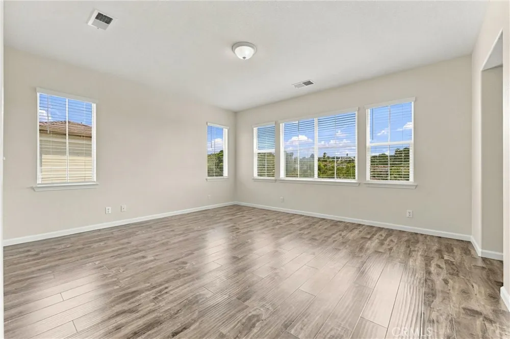 212 Summit Vista Lake Forest, CA 92630