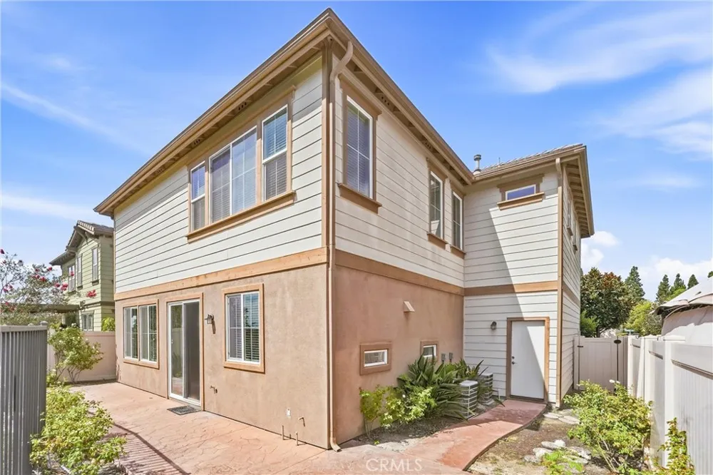 212 Summit Vista Lake Forest, CA 92630