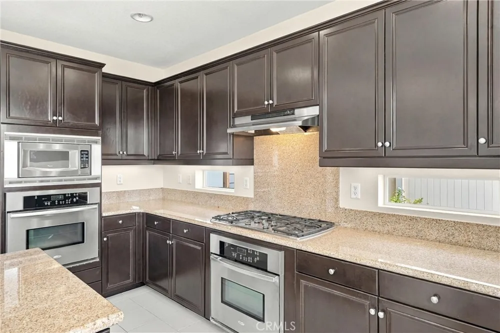 212 Summit Vista Lake Forest, CA 92630
