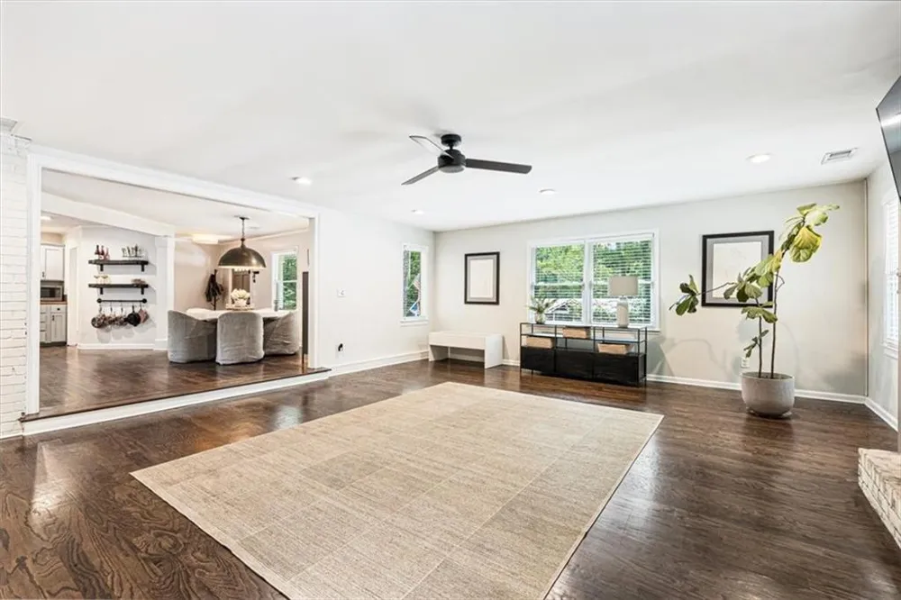 109 Juniper Street Roswell, GA 30075