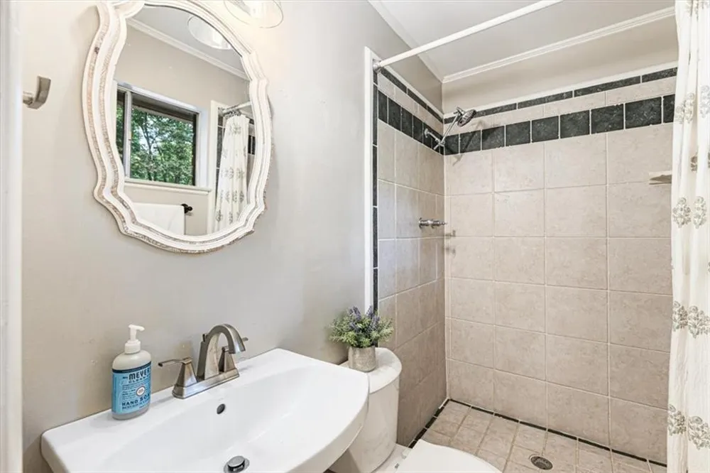 109 Juniper Street Roswell, GA 30075