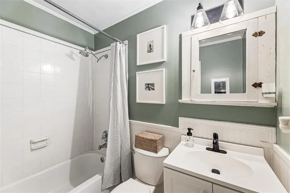 109 Juniper Street Roswell, GA 30075