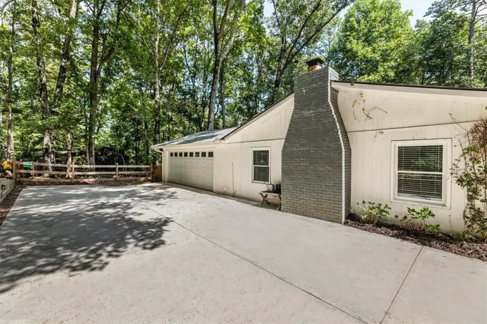 109 Juniper Street Roswell, GA 30075