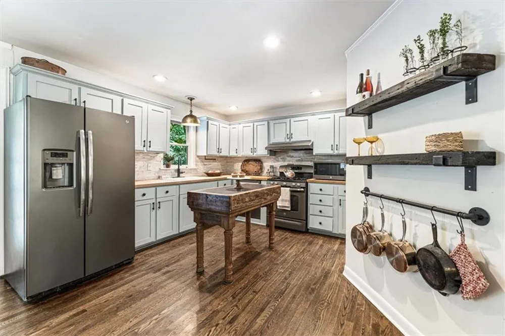 109 Juniper Street Roswell, GA 30075