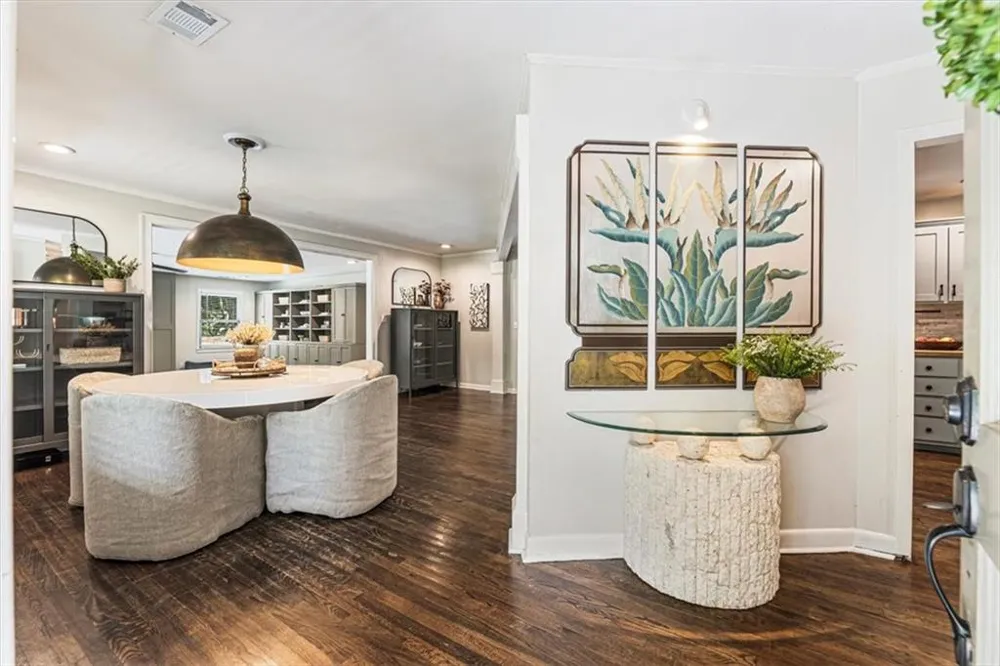 109 Juniper Street Roswell, GA 30075