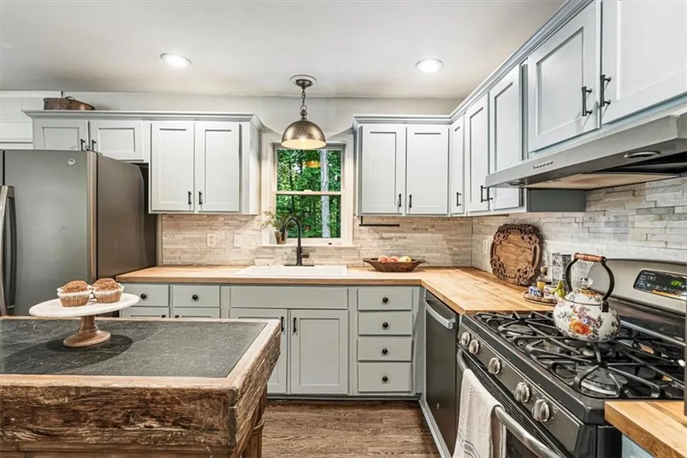 109 Juniper Street Roswell, GA 30075
