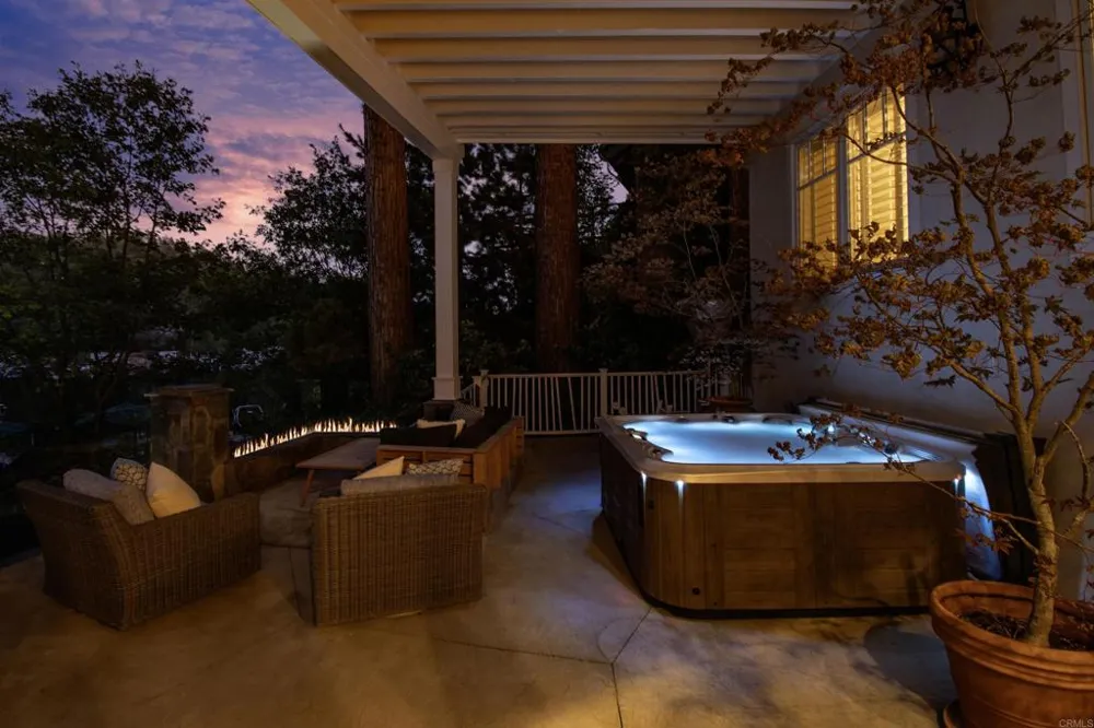 27567 West Shore Rd Lake Arrowhead, CA 92352