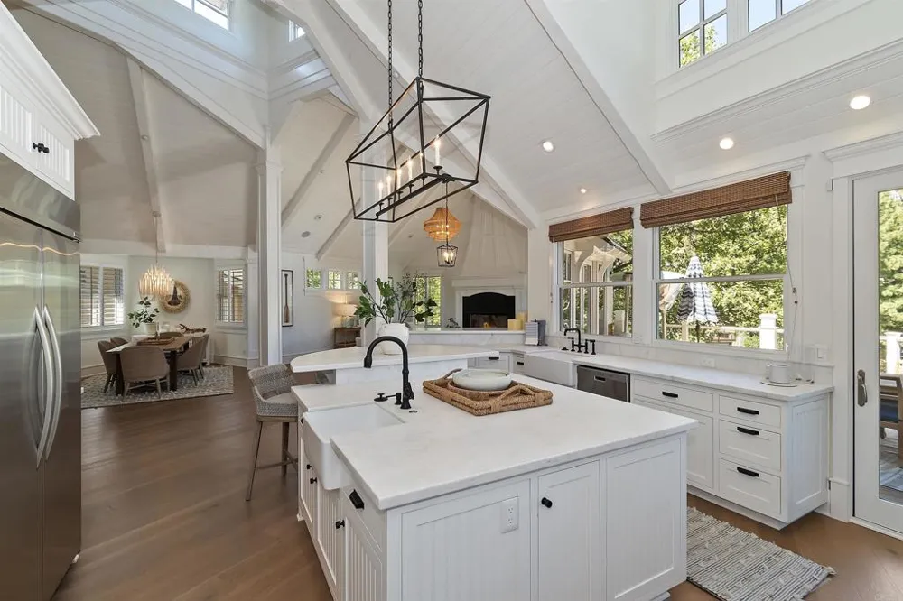 27567 West Shore Rd Lake Arrowhead, CA 92352
