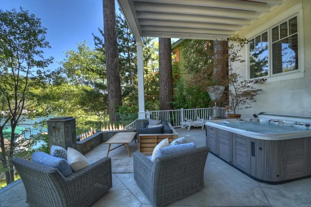 27567 West Shore Rd Lake Arrowhead, CA 92352