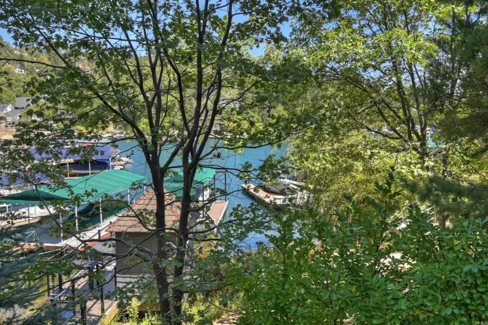 27567 West Shore Rd Lake Arrowhead, CA 92352