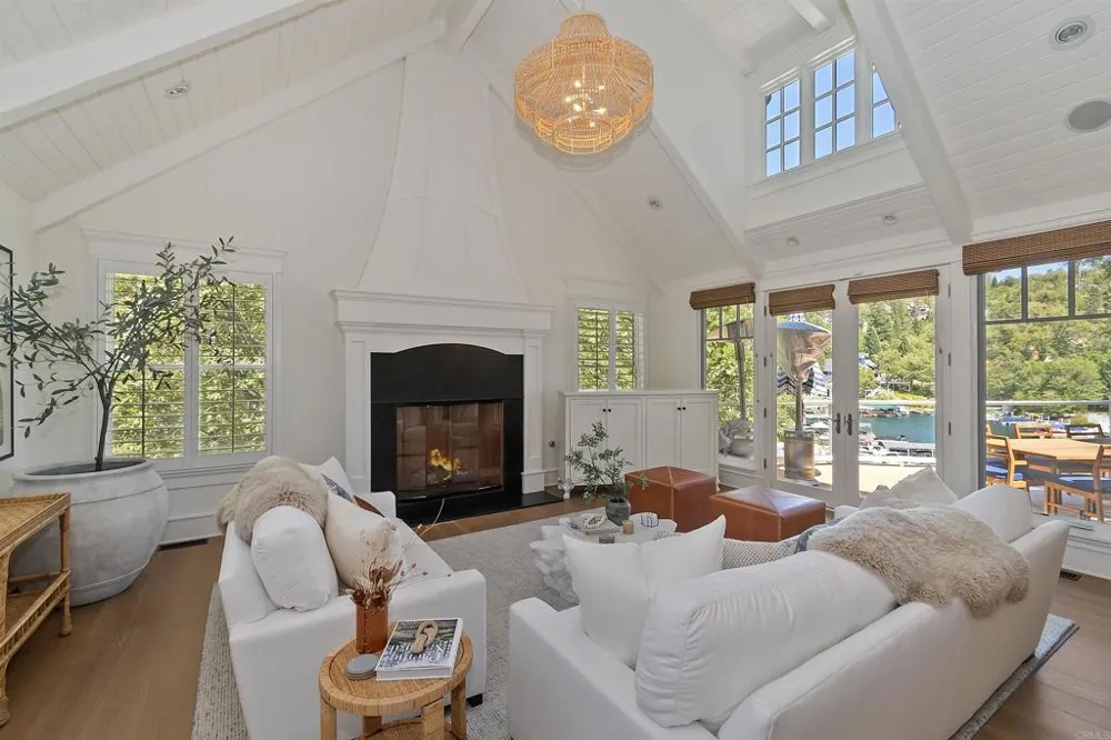 27567 West Shore Rd Lake Arrowhead, CA 92352