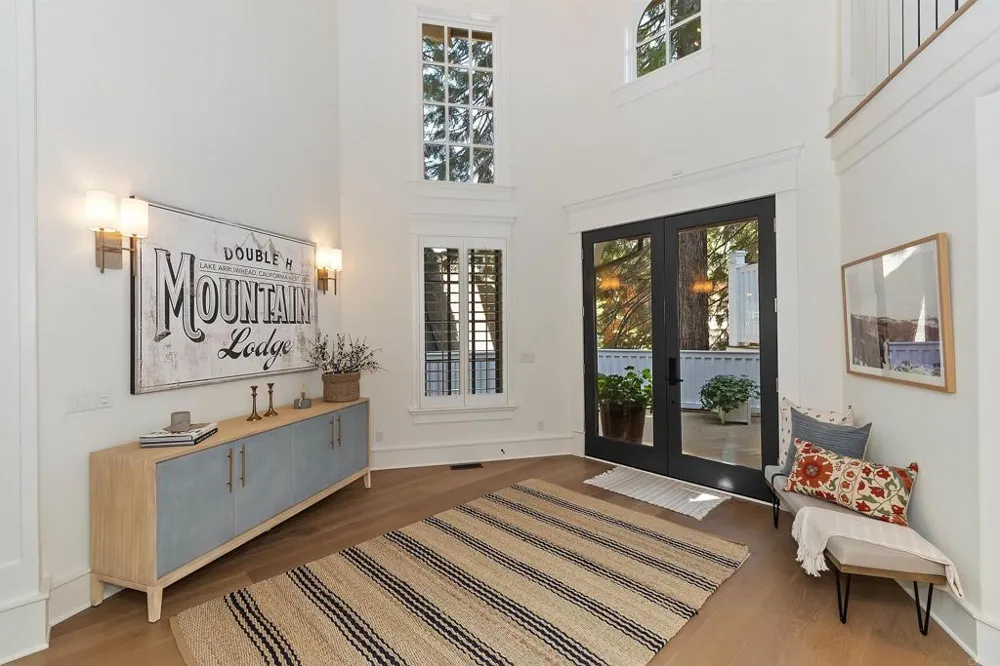27567 West Shore Rd Lake Arrowhead, CA 92352