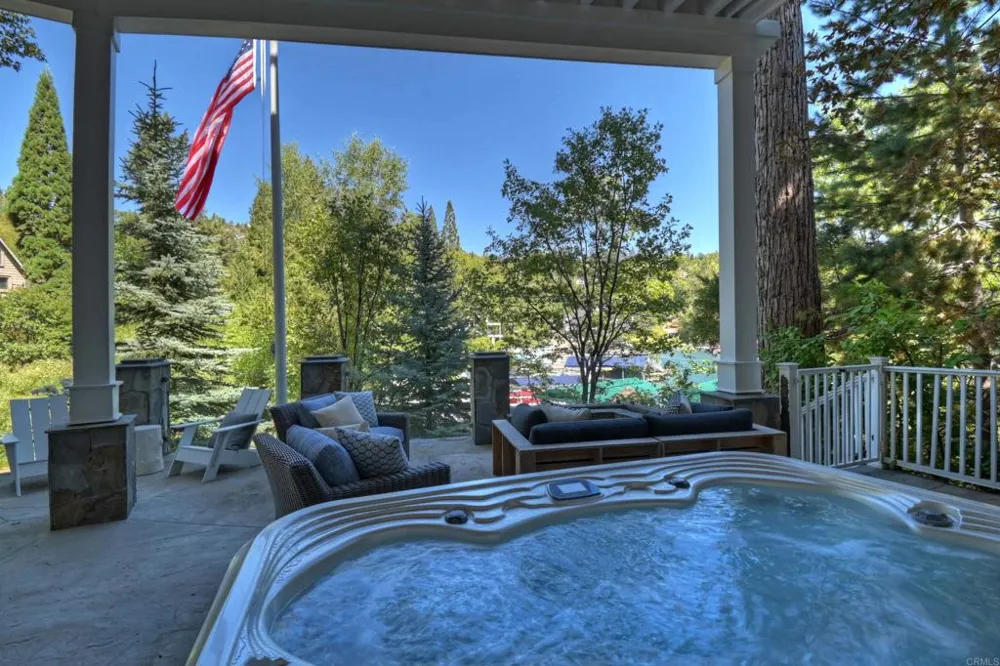 27567 West Shore Rd Lake Arrowhead, CA 92352