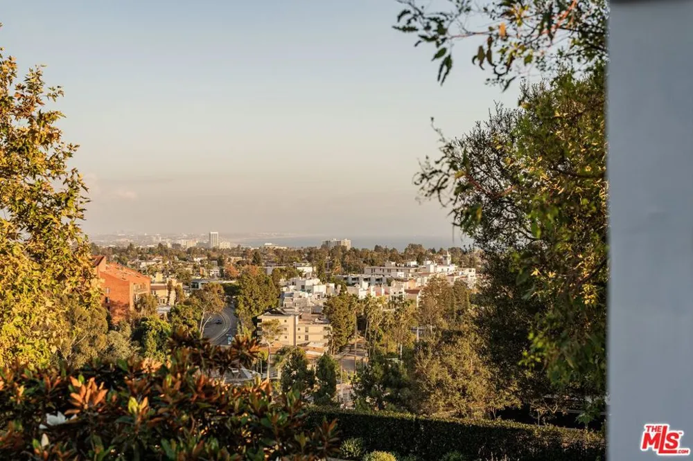 1014 El Medio Avenue Los Angeles, CA 90272