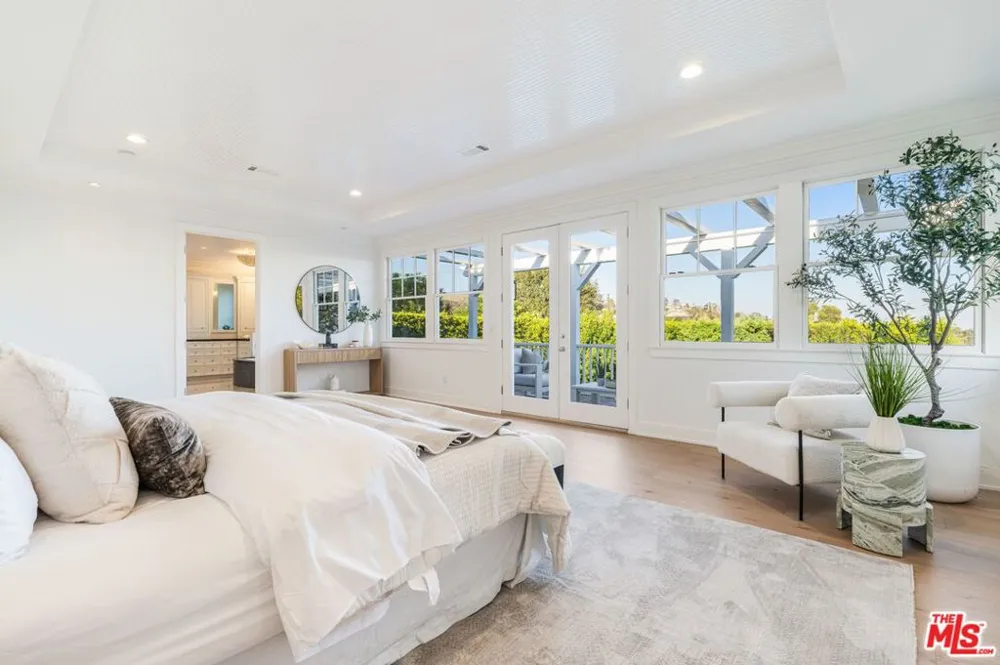 1014 El Medio Avenue Los Angeles, CA 90272