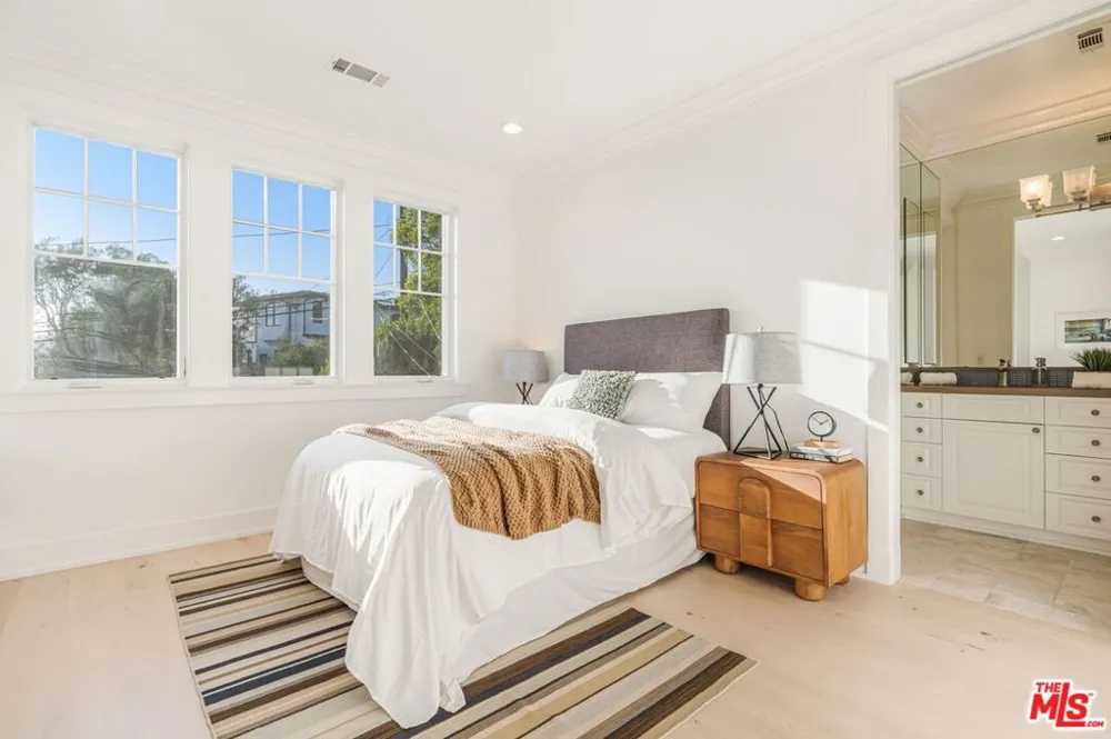 1014 El Medio Avenue Los Angeles, CA 90272