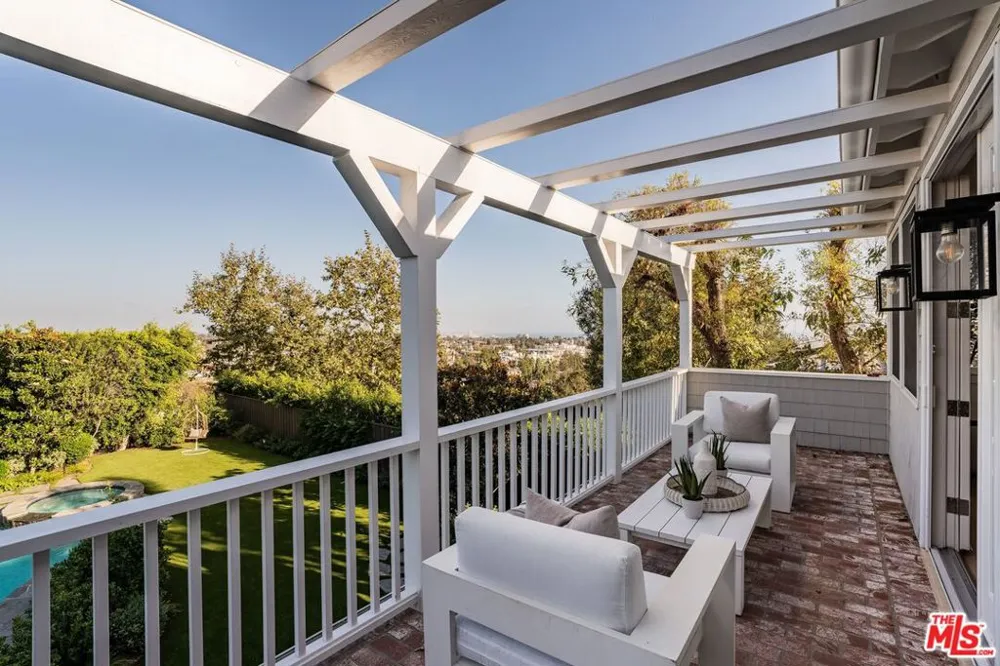 1014 El Medio Avenue Los Angeles, CA 90272