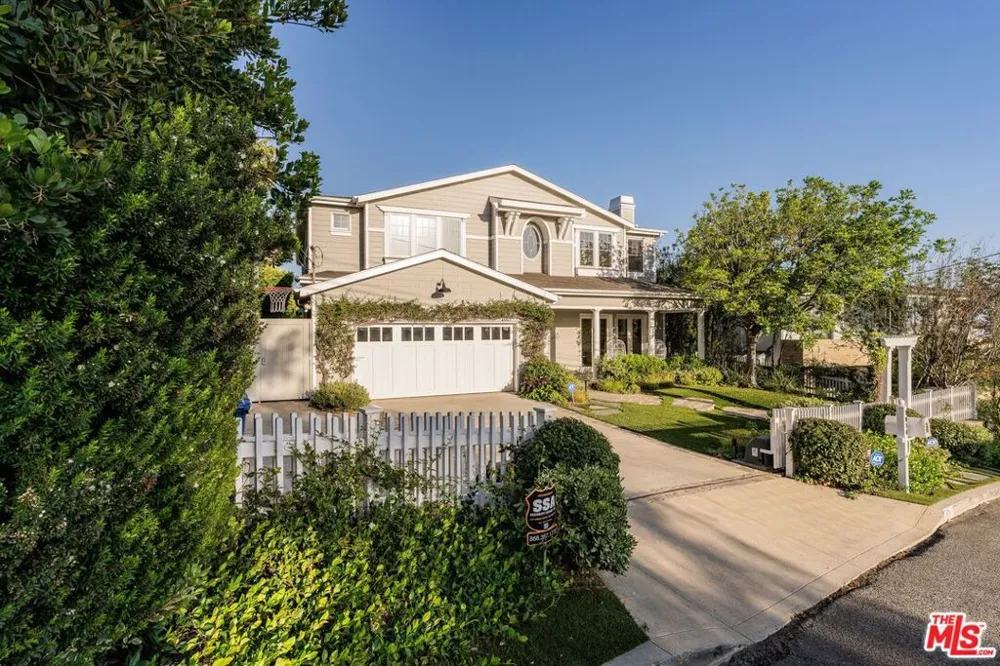 1014 El Medio Avenue Los Angeles, CA 90272