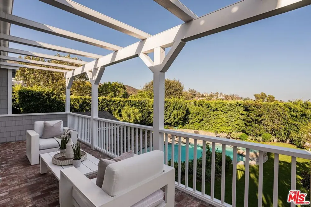 1014 El Medio Avenue Los Angeles, CA 90272