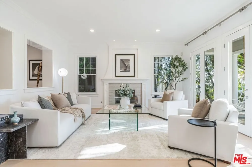 1014 El Medio Avenue Los Angeles, CA 90272