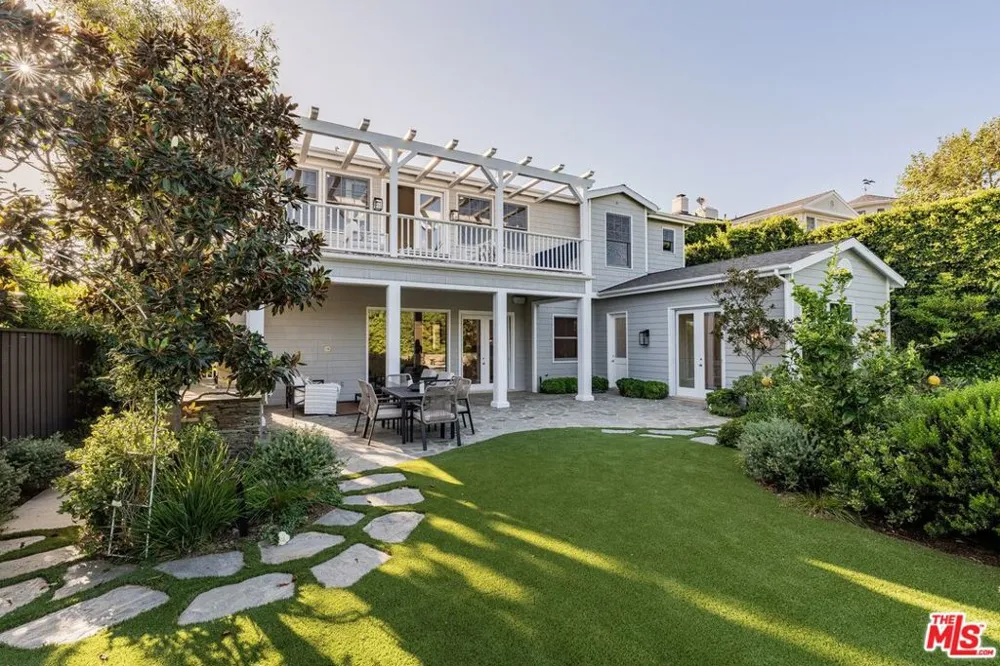 1014 El Medio Avenue Los Angeles, CA 90272