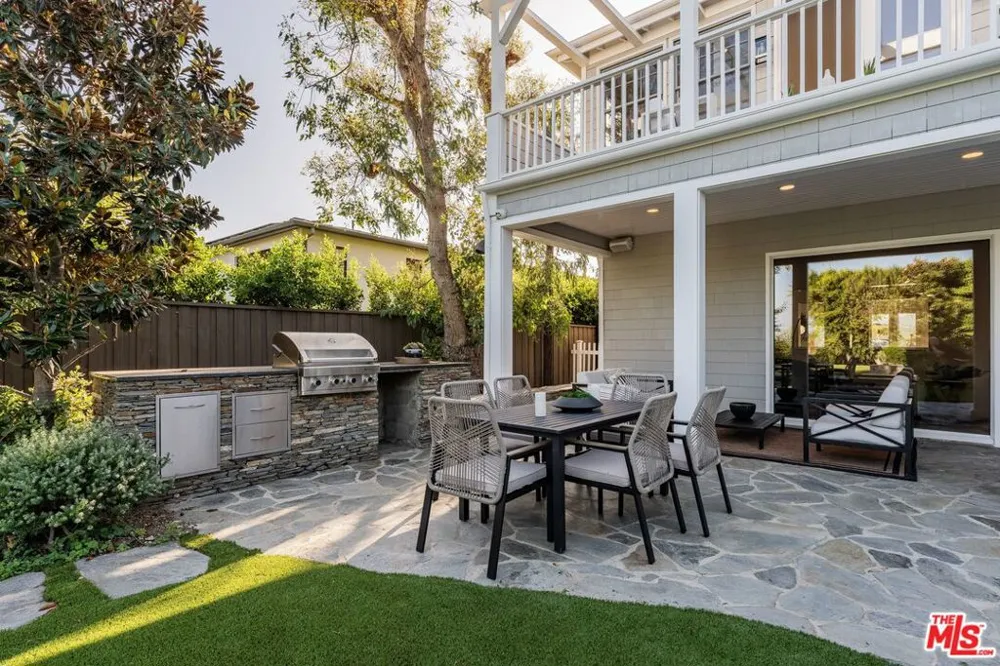 1014 El Medio Avenue Los Angeles, CA 90272