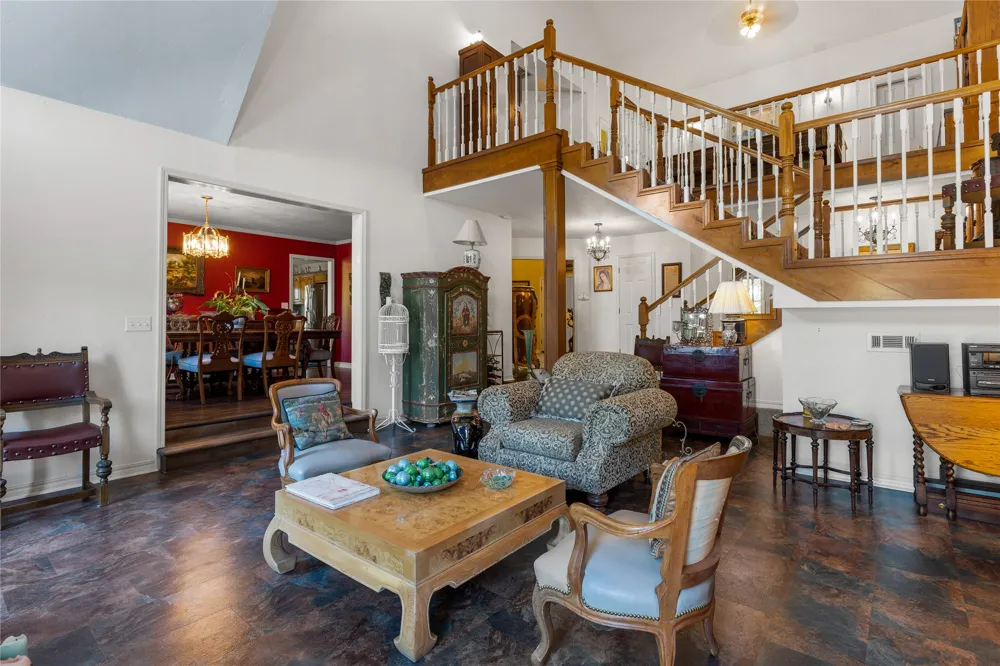 15594 Overlook Drive Skiatook, OK 74070