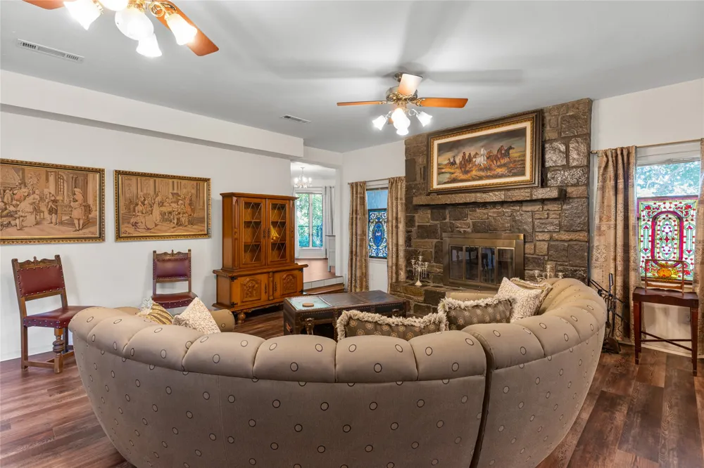 15594 Overlook Drive Skiatook, OK 74070