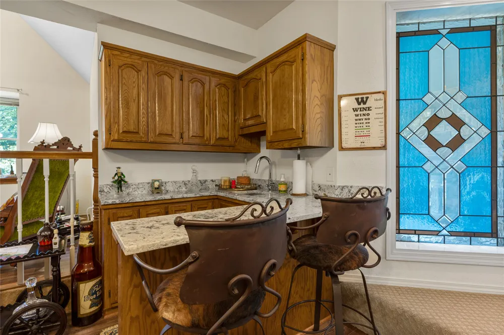 15594 Overlook Drive Skiatook, OK 74070