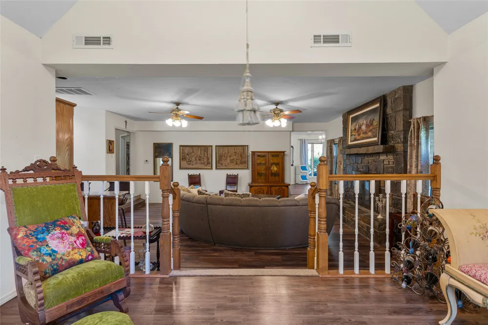 15594 Overlook Drive Skiatook, OK 74070