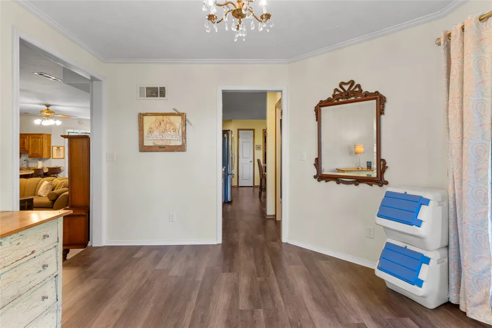 15594 Overlook Drive Skiatook, OK 74070